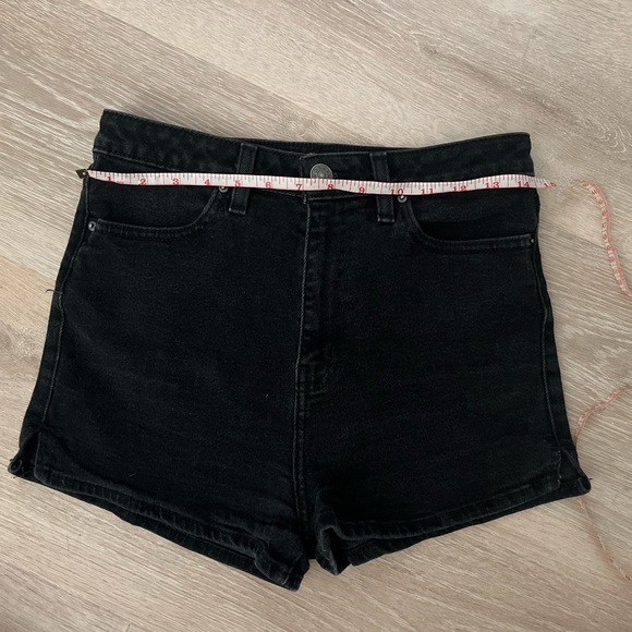 💟Lot of 5 Shorts. High-waisted, booty, goth, punk, retro, size 28 (ish) - Picture 2 of 11